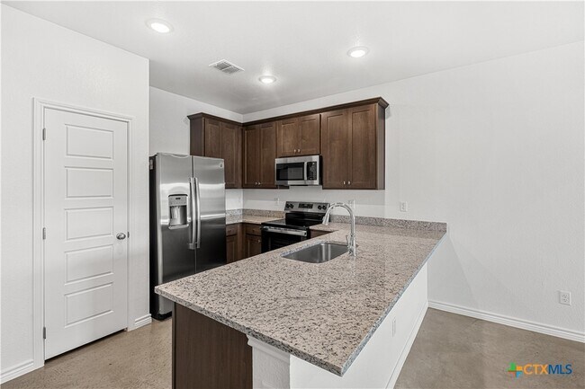 Building Photo - 1214 Concord Dr