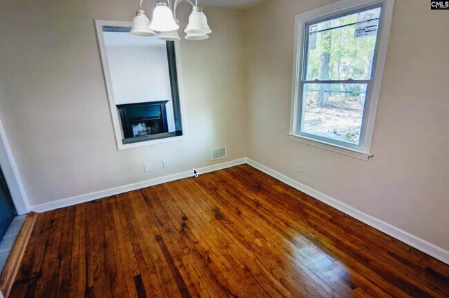 Building Photo - 1204 Omega Dr