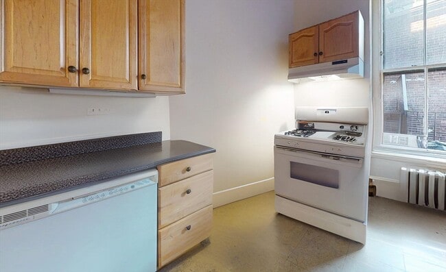 Building Photo - 10-14 Union Pk