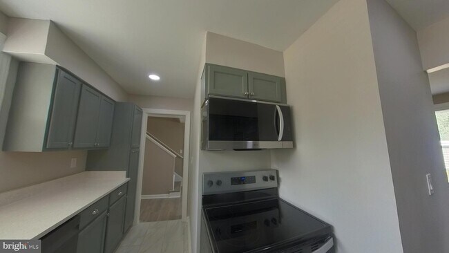 Building Photo - 2050 Nike Dr