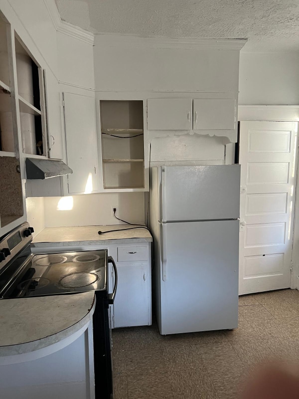 Building Photo - 1330 S Oak Ave