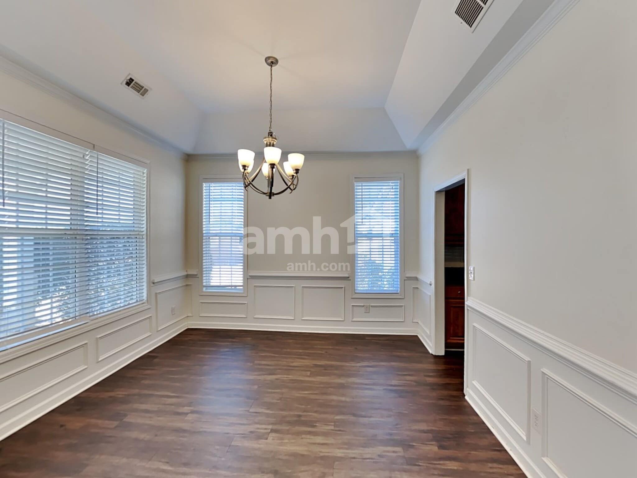 Building Photo - 192 Greenview Dr