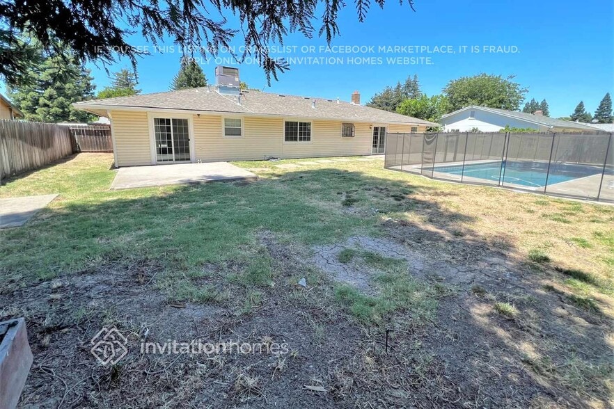 Building Photo - 908 Mesa Verde