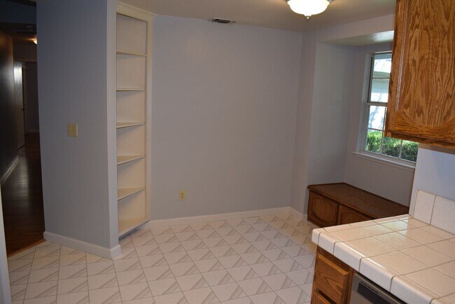 Building Photo - 6830 Paseo Del Sol Way