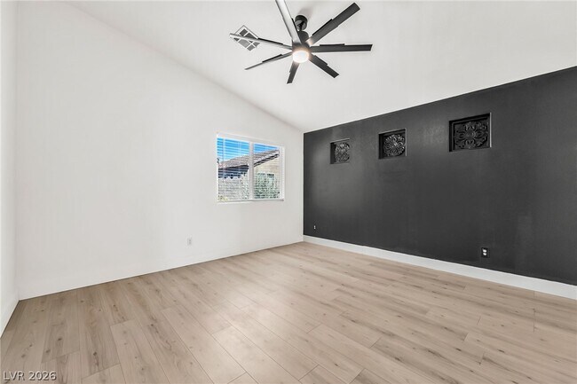 Building Photo - 9754 Thistle Dew Ave