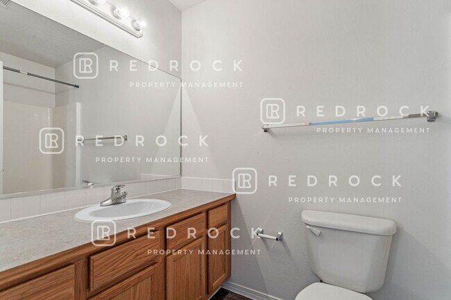 Building Photo - 4920 N Orchid Ln