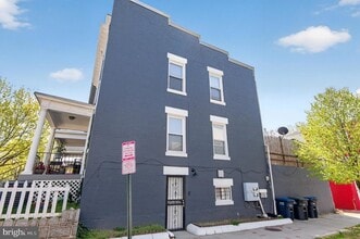 Building Photo - 141 Uhland Terrace NE