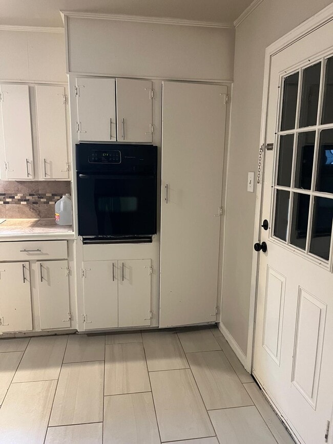 Building Photo - 720S 9th St