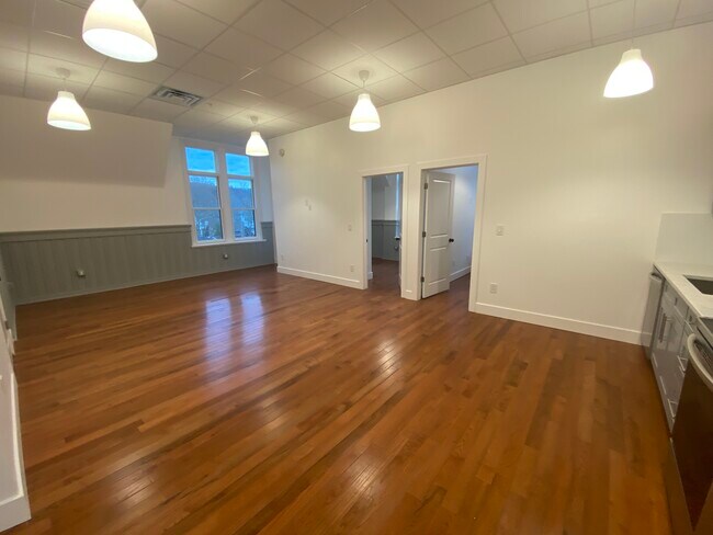 Building Photo - 525 4th Ave