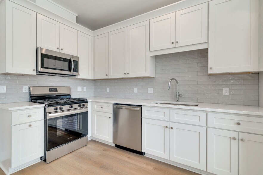 Building Photo - 4084 Ivy Green Trl