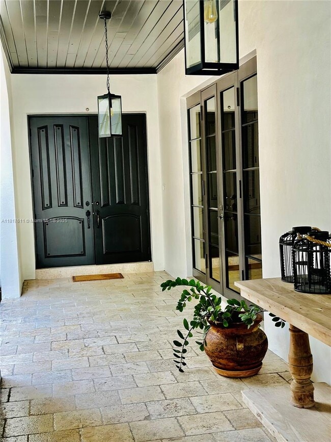 Building Photo - 1668 Micanopy Ave