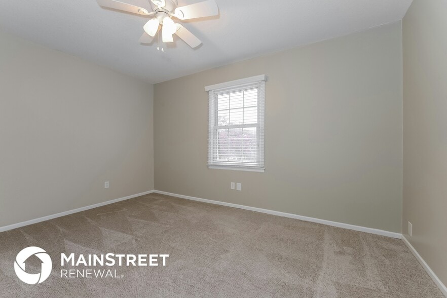 Building Photo - 7910 N Oregon Ave