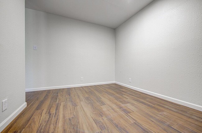 Building Photo - 1306 Bonnie Brae St