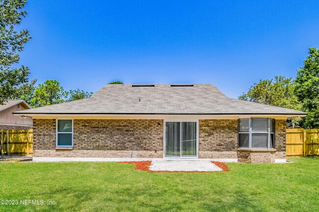 Building Photo - 7850 Blank Dr N