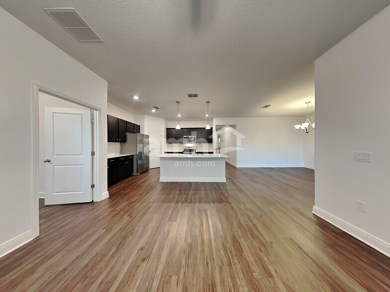 Building Photo - 934 Heavenly Dr