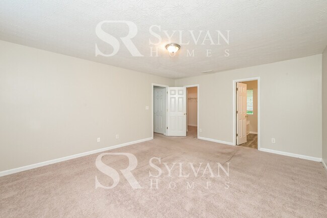 Building Photo - 2090 Oak Terrace Dr SE