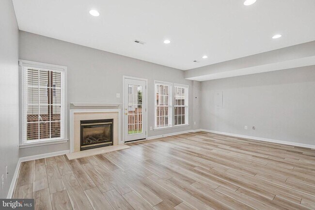 Building Photo - 22050 Dilworth Square