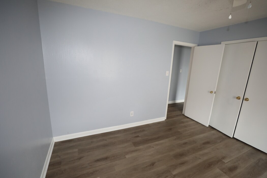 Building Photo - 1815 Paisley Ave