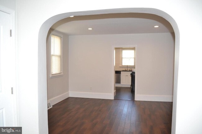 Building Photo - 123 S Matlack St