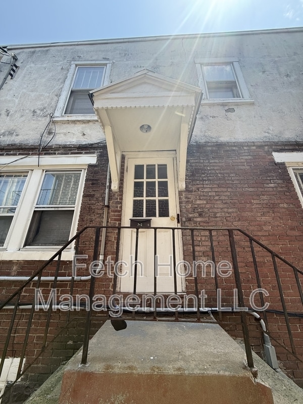 Building Photo - 2532 Derry St