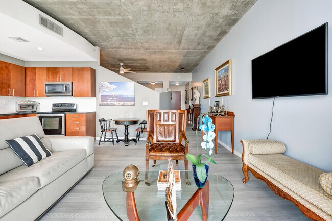 Building Photo - 300 S Australian Ave