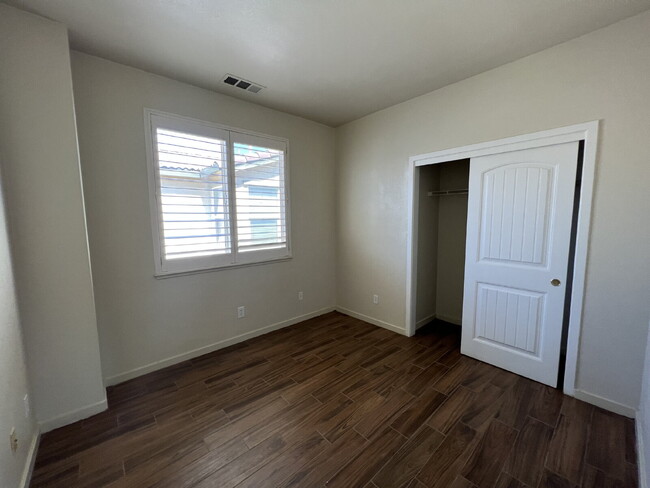 Building Photo - North Merced: $2400 Two Story 4 Bedroom / ...