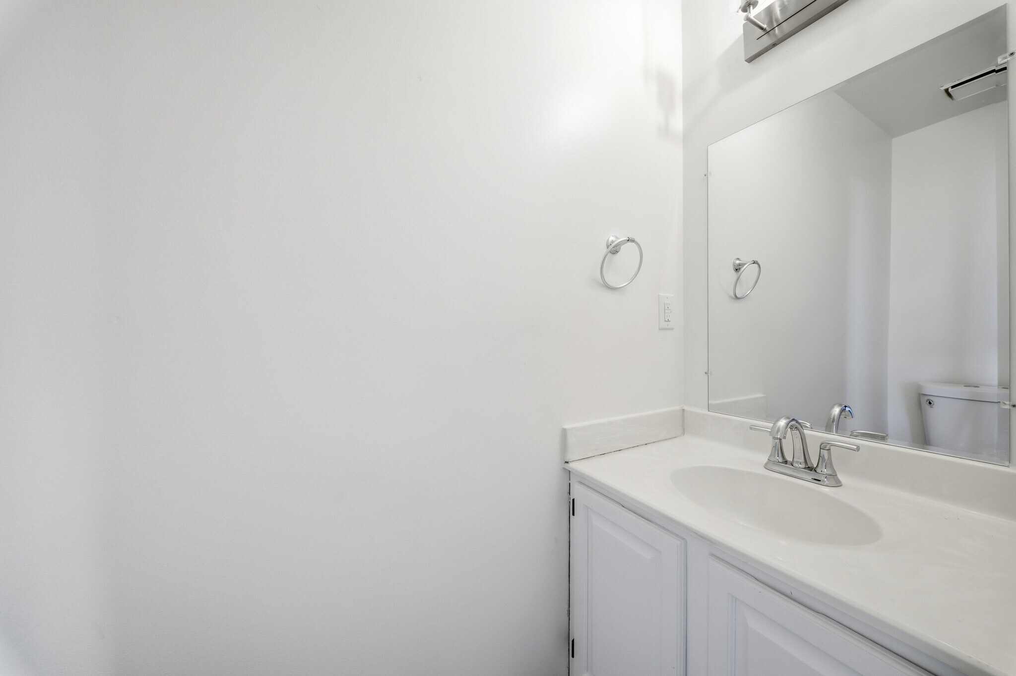 Building Photo - 4732 Brompton Dr