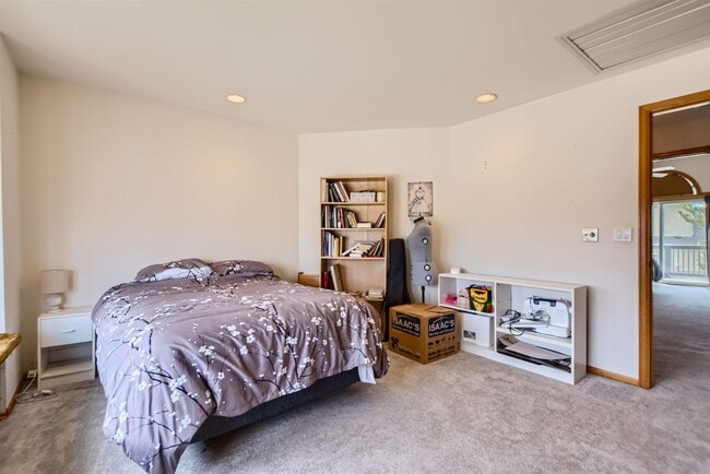 Building Photo - Spacious Haven: 4 BDR Home in Louisville, CO