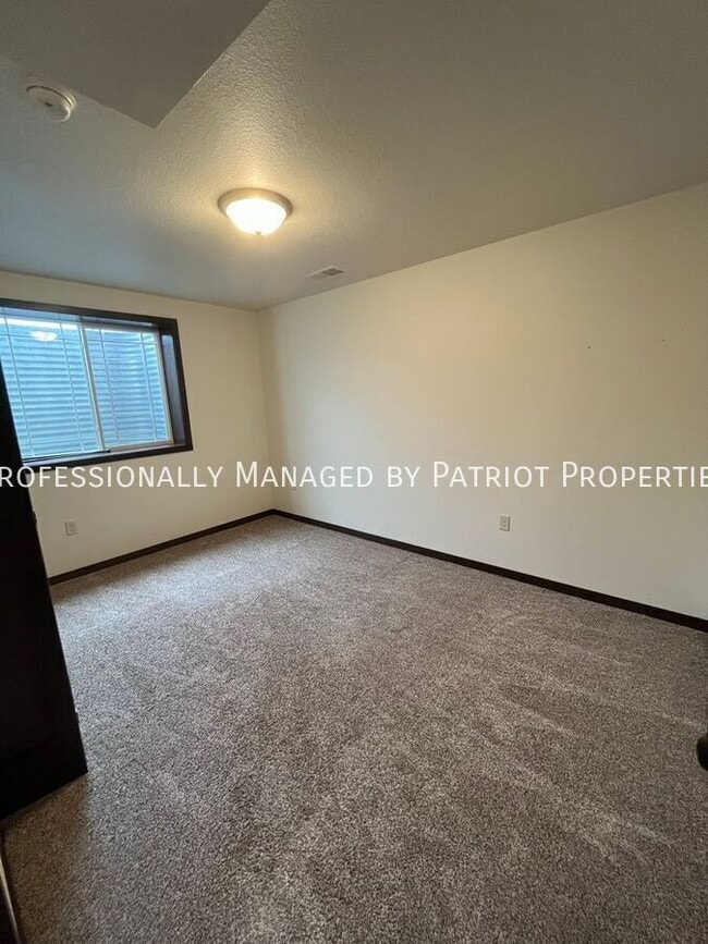 Building Photo - 245 Alyssa St