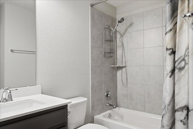 Building Photo - 532 Hereford Ln