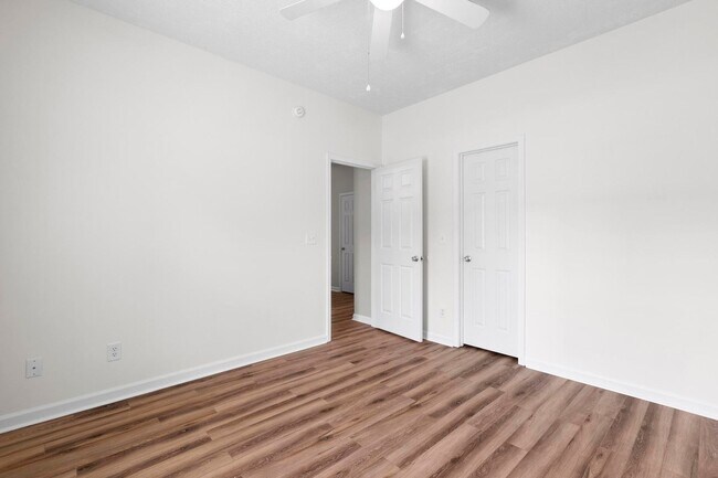 Building Photo - 506 Cedar Ave