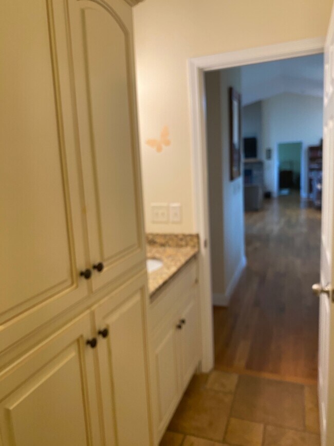 Building Photo - 149 Bowen Farm Rd