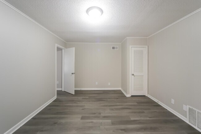 Building Photo - 4547 Almo Ave