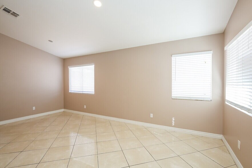 Building Photo - 6620 Trout Peak Way