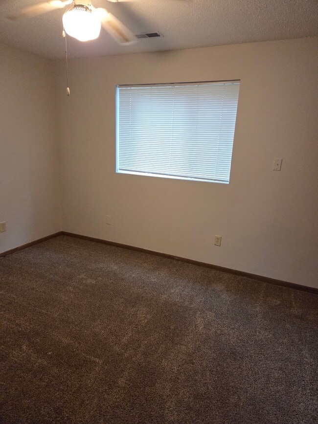 Building Photo - 315 N 1st St