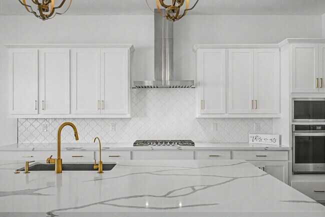 Building Photo - 13103 N 174th Dr