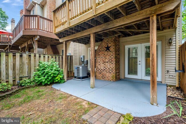Building Photo - 4255 Sleepy Lake Dr