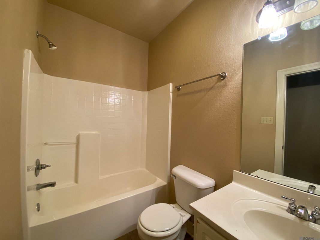 Building Photo - 4848 Windsor Village Dr