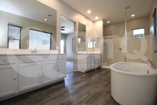 Building Photo - 22701 E Avenida Del Valle