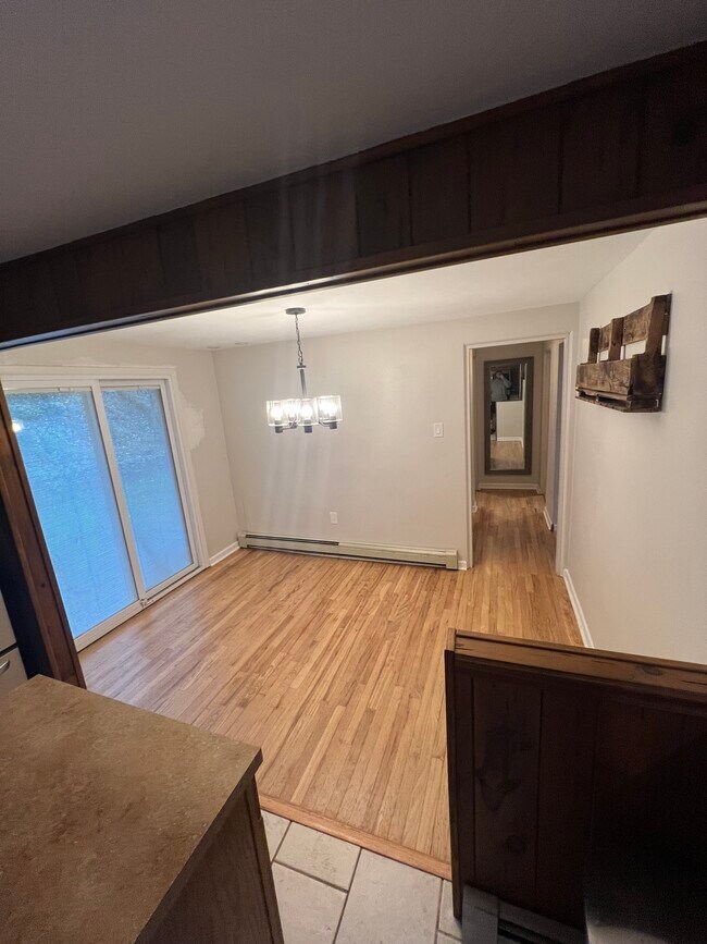 Building Photo - 1608 Carmella Dr