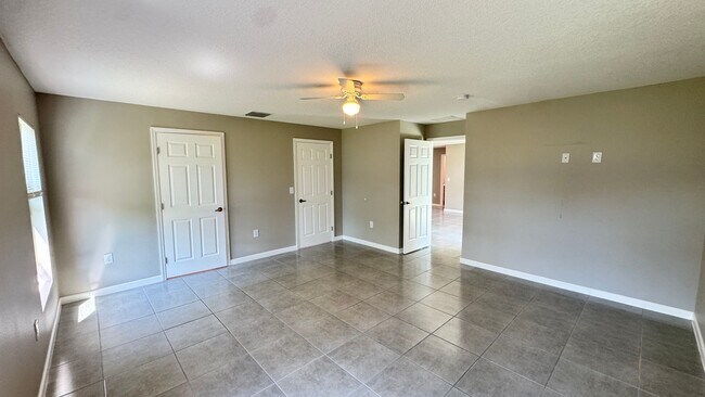 Building Photo - 851 San Filippo Dr SE