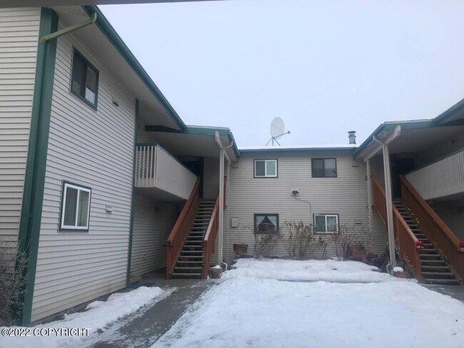 Building Photo - Nicely Updated East Anchorage Condo!