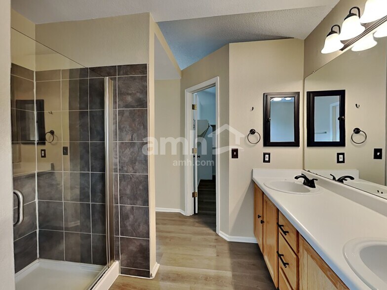 Building Photo - 17051 Numa Pl
