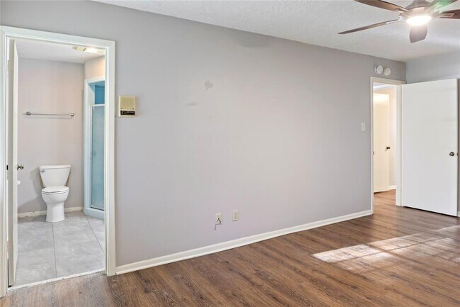 Building Photo - 223 Normal Park Dr