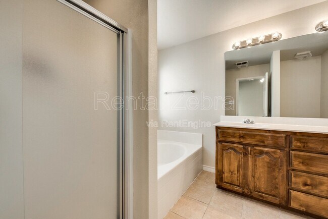 Building Photo - 4216 Summersweet Ln