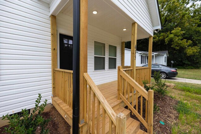 Building Photo - 435 Cleveland Ct