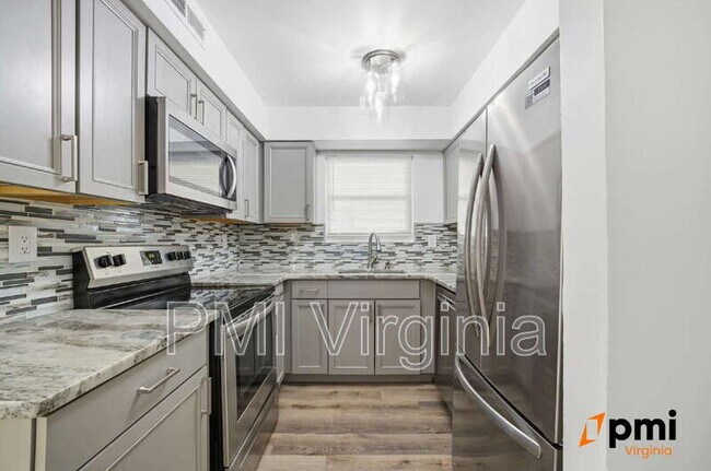 Building Photo - 1143 Clear Springs Rd