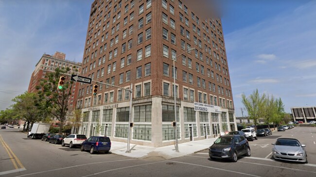 Building Photo - 2308 4th Ave N