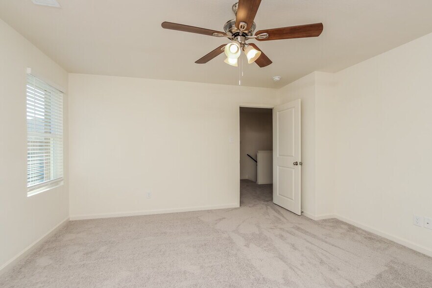 Building Photo - 1801 Sandlin Dr