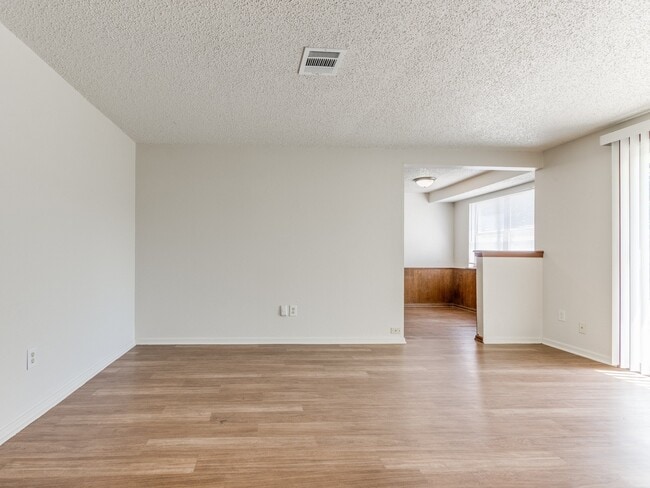 Building Photo - 929 Branchwood Dr